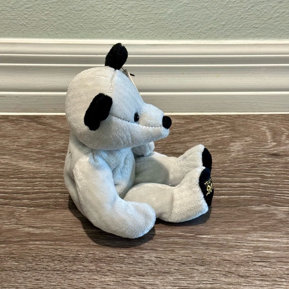 Salvino’s New York Yankees Derek Jeter #2 Bear NWT’s. He’s gray, black & white - Picture 4 of 7